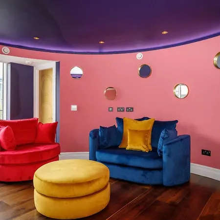 アパート The Curve, Millennium Tower