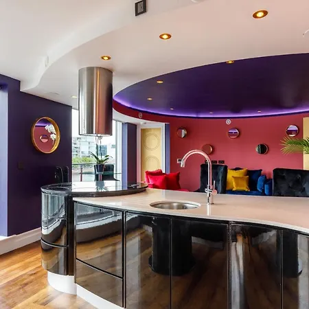 The Curve, Millennium Tower *