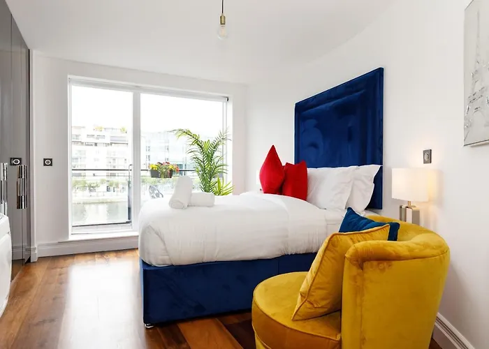 アパート The Curve, Millennium Tower