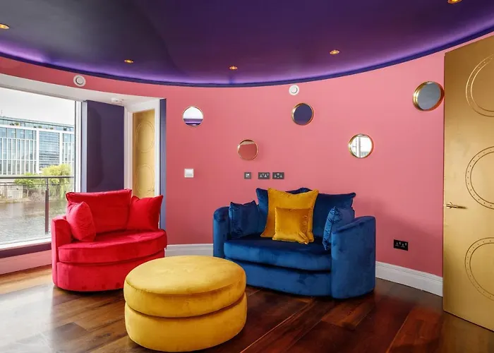 アパート The Curve, Millennium Tower