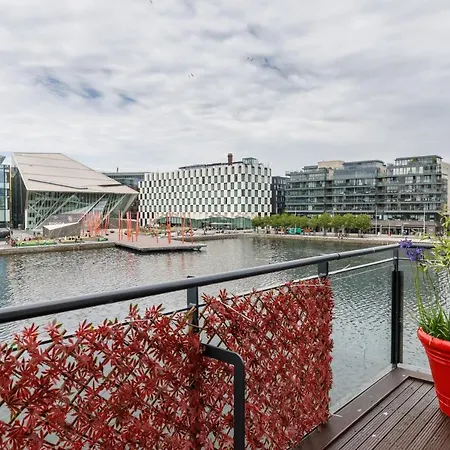 The Curve, Millennium Tower Lejlighed